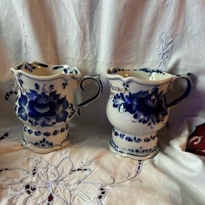 Russian folk art Gzhel Porcelain Mugs with Traditional Blue Floral Patterns Pair